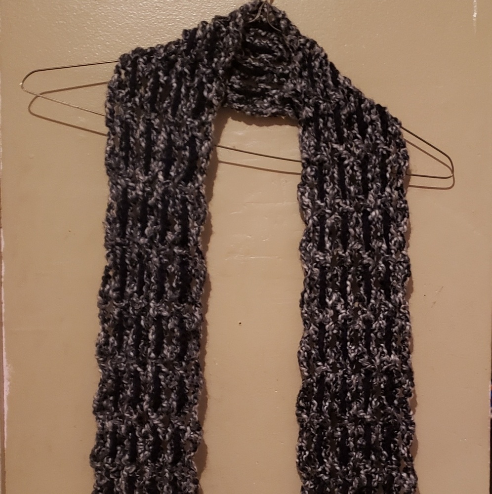 Knitted scarf